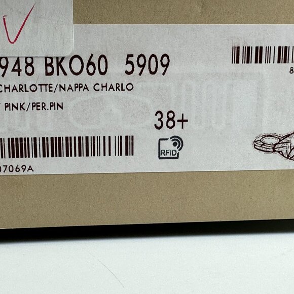 Gucci Marmont GG  Padded Chevron Matelasse Leather Thong Flat Sandals Shoes - Picture 16 of 16